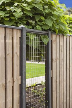 Eco gaastrellis, 90 x 180 cm, met maas 7,5 x 7,5 cm, in raamwerk 4,5 x 4,5 cm, groen geimp