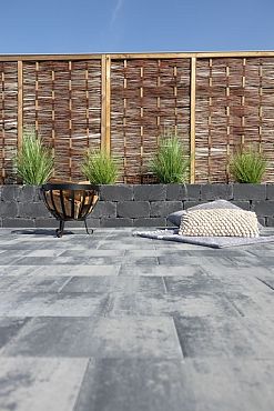 # Getrommelde Linia palissade 15x15x30 cm antraciet     96 st/pp