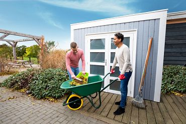 Vuren stelkozijn universeel t.b.v. enkele of dubbele deur, onbehandeld.