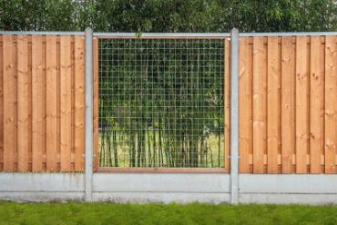 Red Wood betonijzertrellis,180 x 180 cm, met maas 7,5 x 7,5 cm, in raamwerk 4,5 x 7 cm,