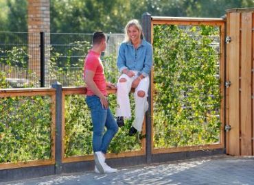 # TC Grenen betonijzertrellis, 90 x 180 cm, met maas 7,5 x 7,5 cm, in raamwerk 4,5 x 7 cm, groen gei