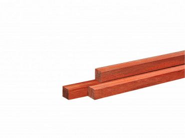 # Azobe Hardh paal fijnbez, gepunt 4 x 4 x 150 cm.