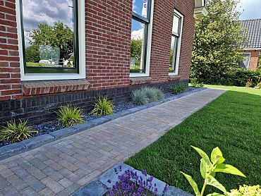 # Getrommelde Linia palissade 15x15x30 cm antraciet     96 st/pp