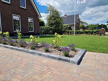 # Getrommelde Linia palissade 15x15x30 cm antraciet     96 st/pp