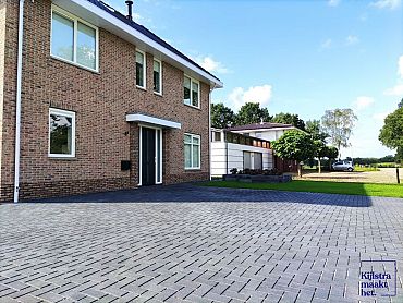 # BSS 8cm antraciet komo - 8,00 m2/pp - 0,80 m2/pl - 10 lg/pp