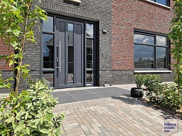 SolidSquare 60x60x3 cm puzzolato nero ( Verpakt op WW pallet)