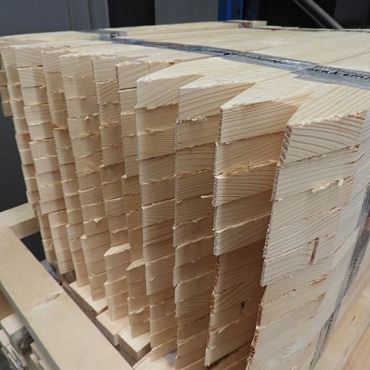 # Vuren 22x42 C gesch / gezaagd tot piket - 60cm gepunt