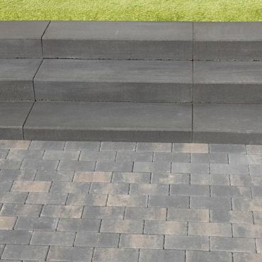 Traptrede 100x35x15 cm indus black kleurecht met facet ( Verpakt op WW pallet)