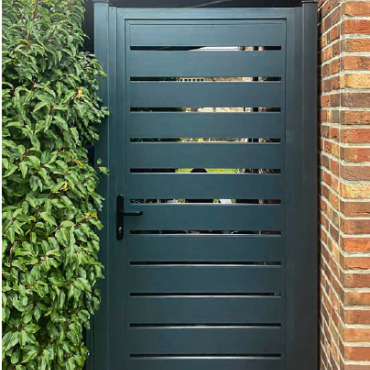 Boston maatwerk Dubbele poort groot max (B) 400cm (H) 200cm incl insteekslot